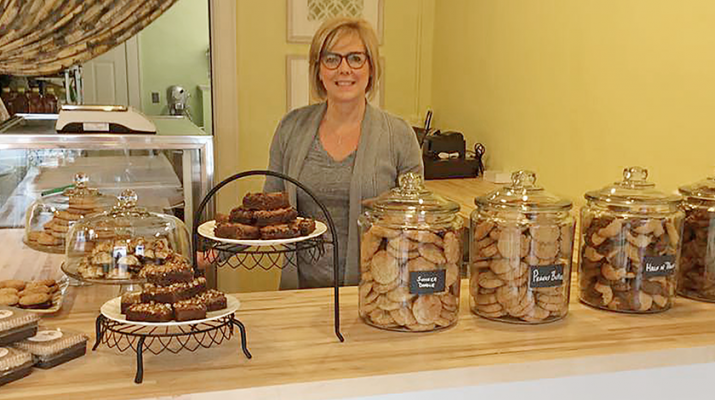 Simply Sweet of WNY in Williamsville is one of the stores in the area that offer a variety of gluten-free baked goods. It’s owned by Cindy Slomovitz, whose body cannot tolerate gluten. She used her passion for baking to turn out a range of gluten-free baked goods. Her business started in 2013.