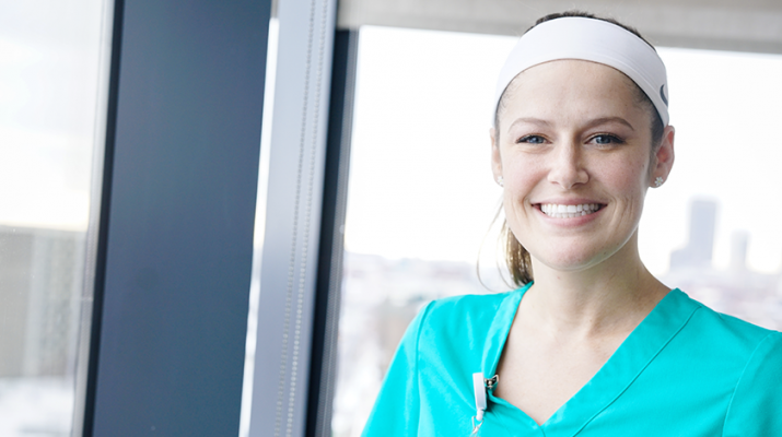 Lindsey Freeland Gold, a cancer survivor and a registered nurse specializing in oncological care at Roswell Park Cancer Institute.